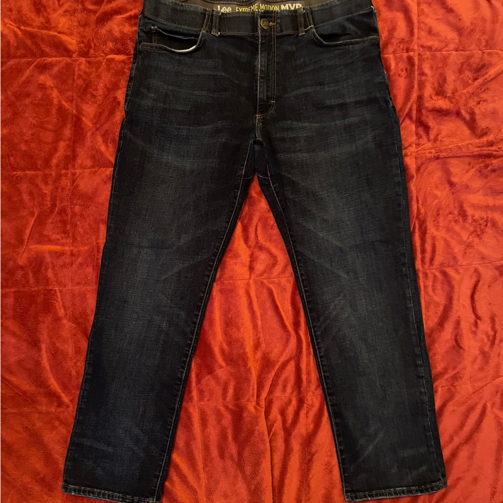 Lee straight leg straight fit. Gently used 38x30